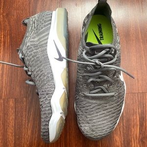 Nike air zoom fearless flyknit lux women’s 8.5M